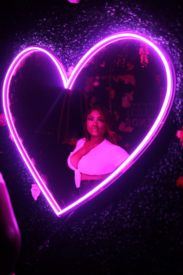 Heart neon mirror